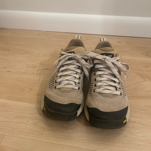 Women’s Danner Trail, Bronze/Wheat, 8.5 - Picture 3 of 5